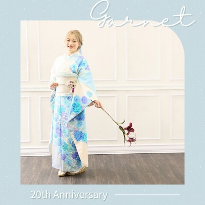 【成人式】白地に水色の柄が透明感のある振袖姿に【沼津市】